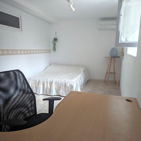 Chambre Climatisee Avec Espaces Privatifs Dont Salle De Bain Et Wc La Liviniere Extérieur photo