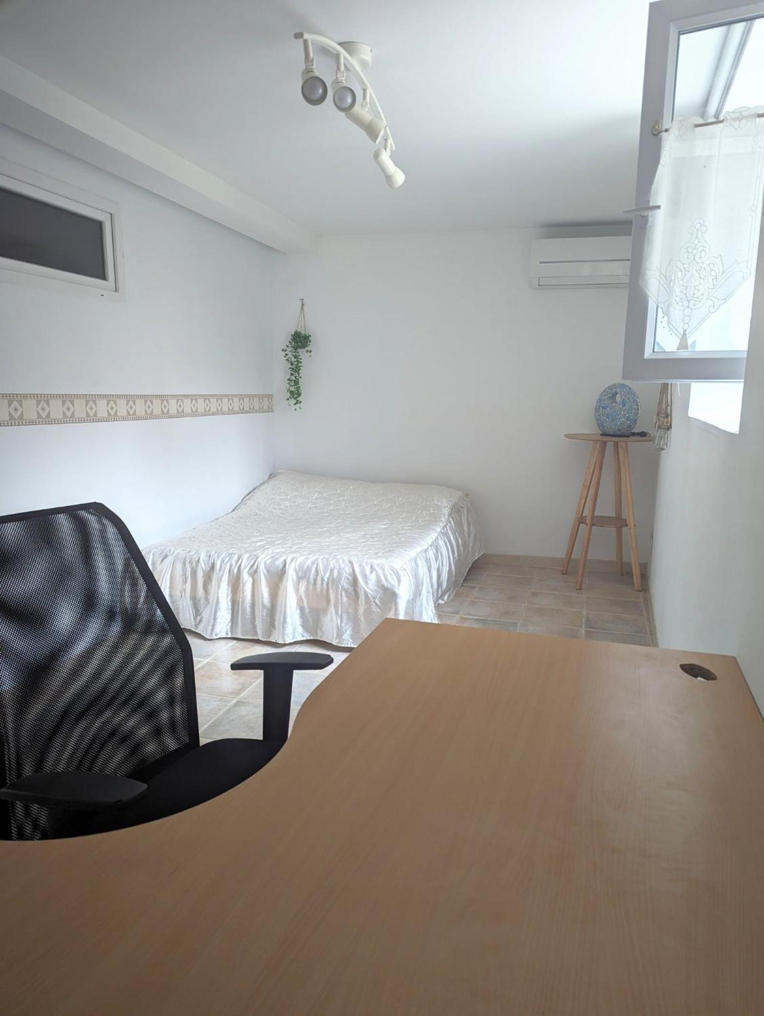 Chambre Climatisee Avec Espaces Privatifs Dont Salle De Bain Et Wc La Liviniere Extérieur photo
